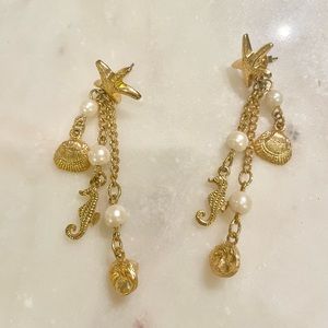 Vintage Avon Gold and Pearl Detail Earrings